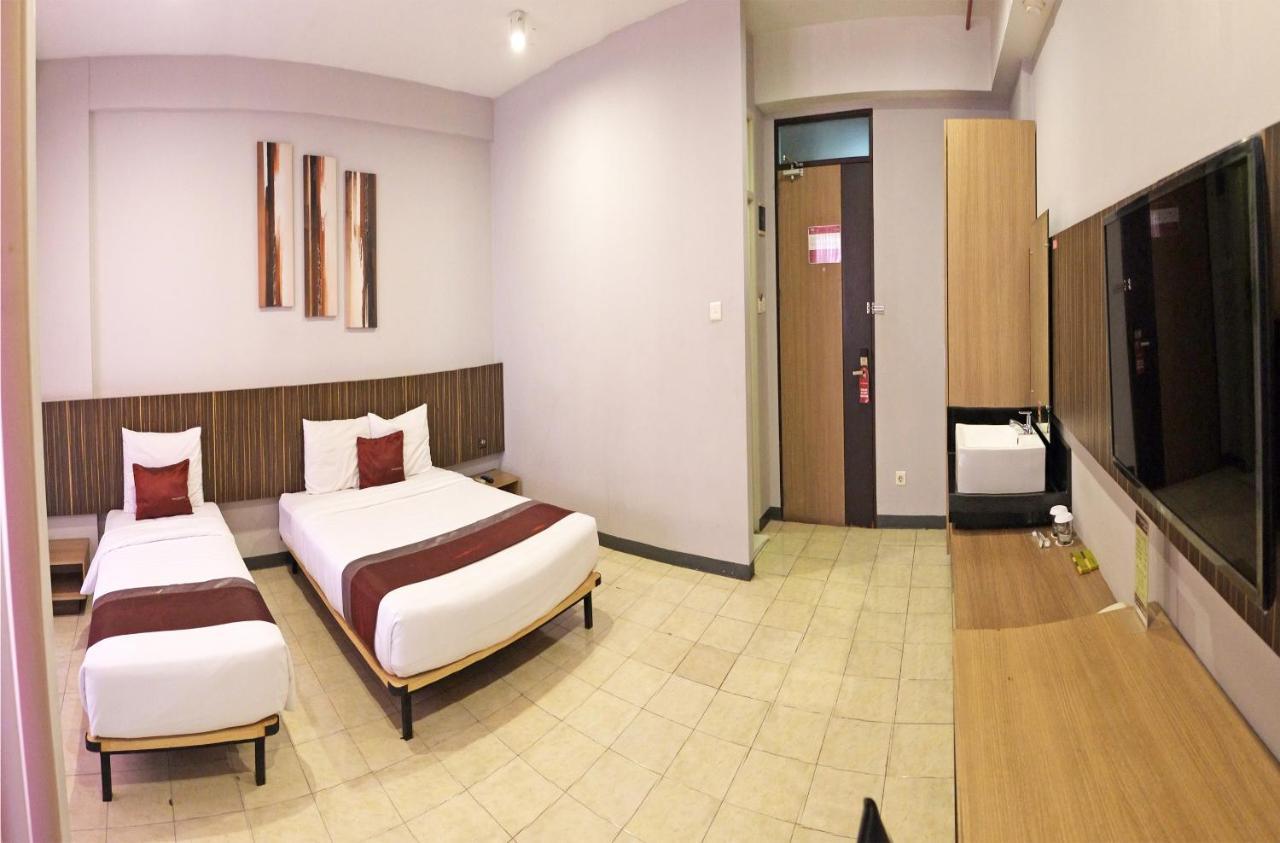 Valore Hotel Cimahi Екстер'єр фото