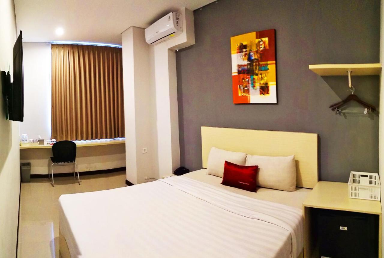 Valore Hotel Cimahi Екстер'єр фото